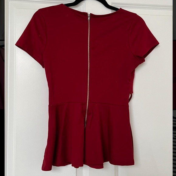 Short sleeved dark red peplum top - Picture 2 of 3